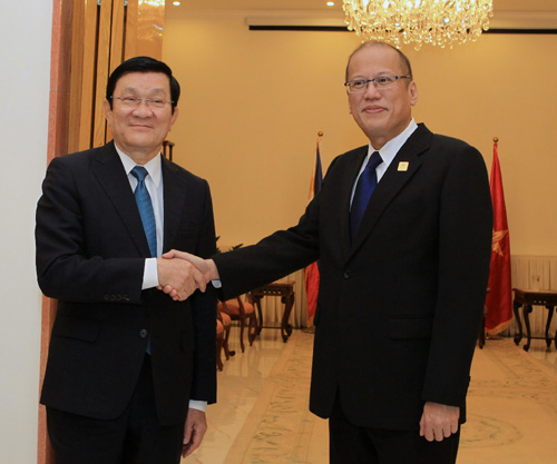 Chủ tịch nước gặp Tổng thống Philippines bên lề APEC 22